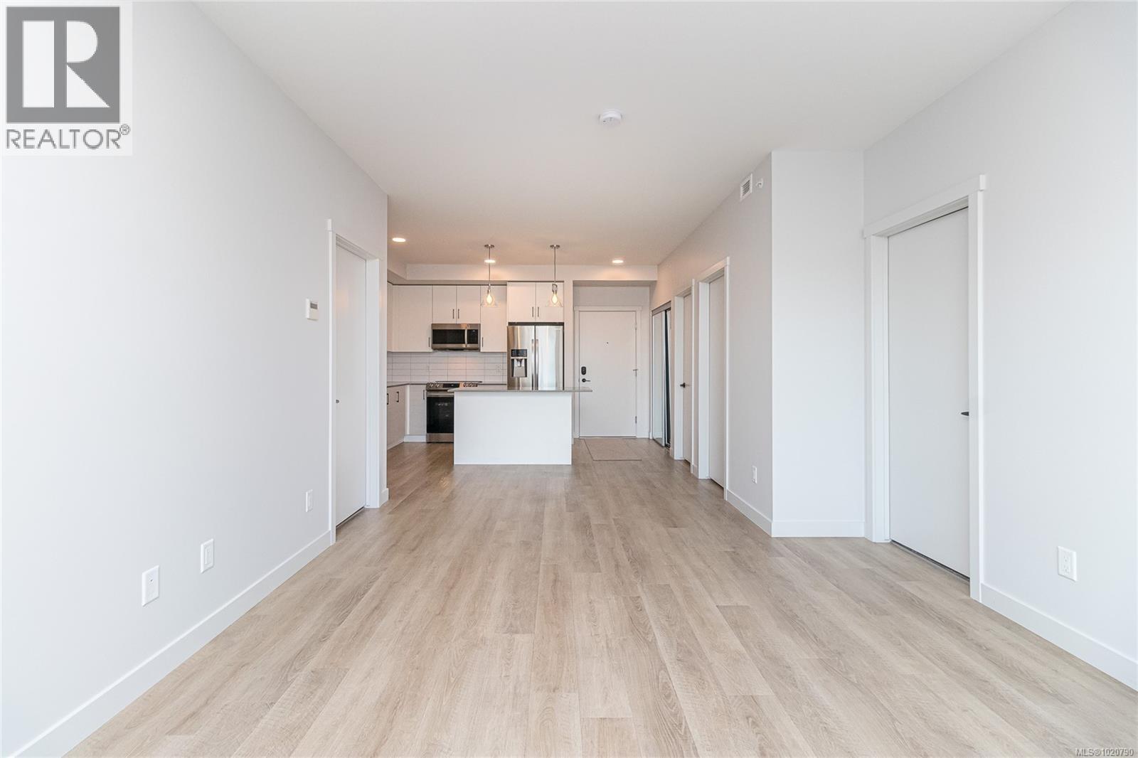 606 2465 Gateway Rd, Langford