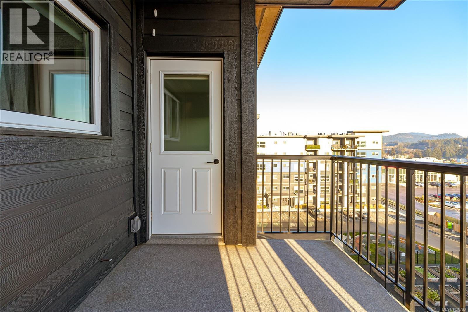 606 2465 Gateway Rd, Langford