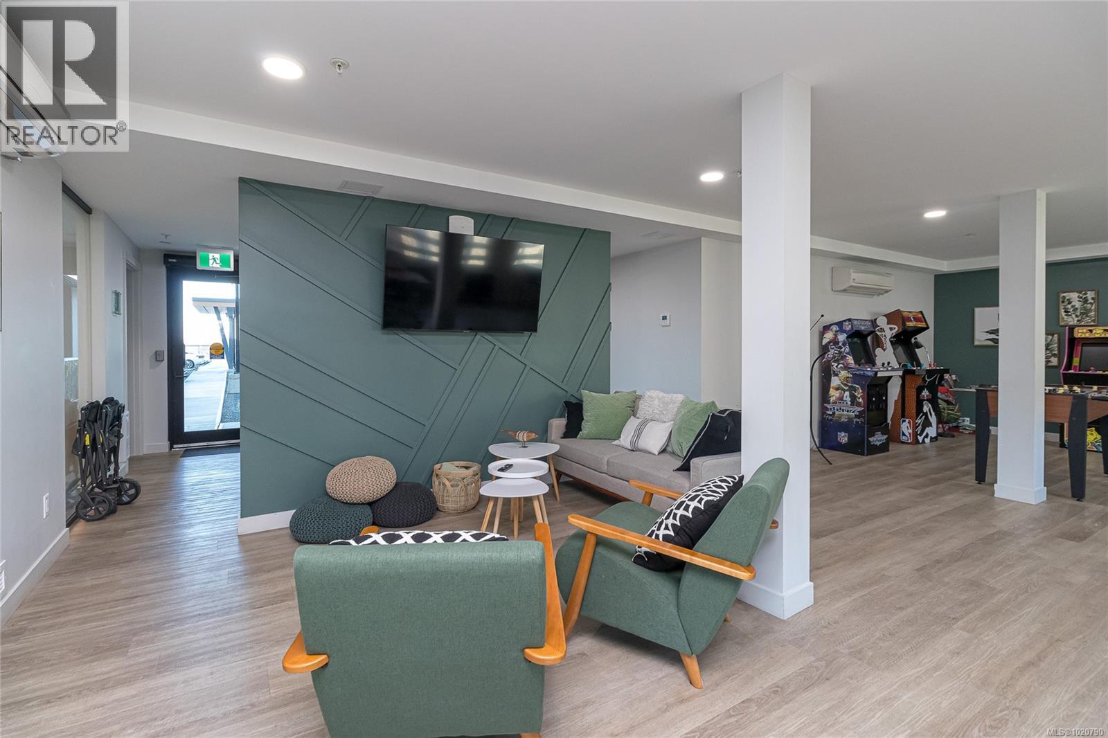 606 2465 Gateway Rd, Langford