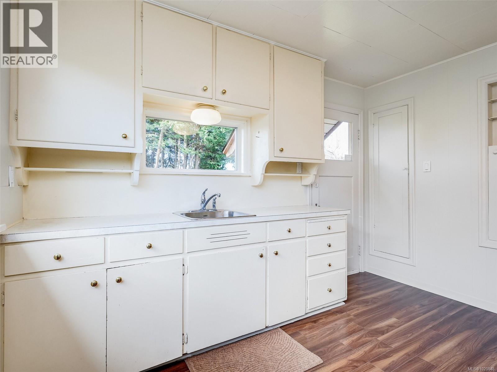  3048 Earl Grey Street, Saanich