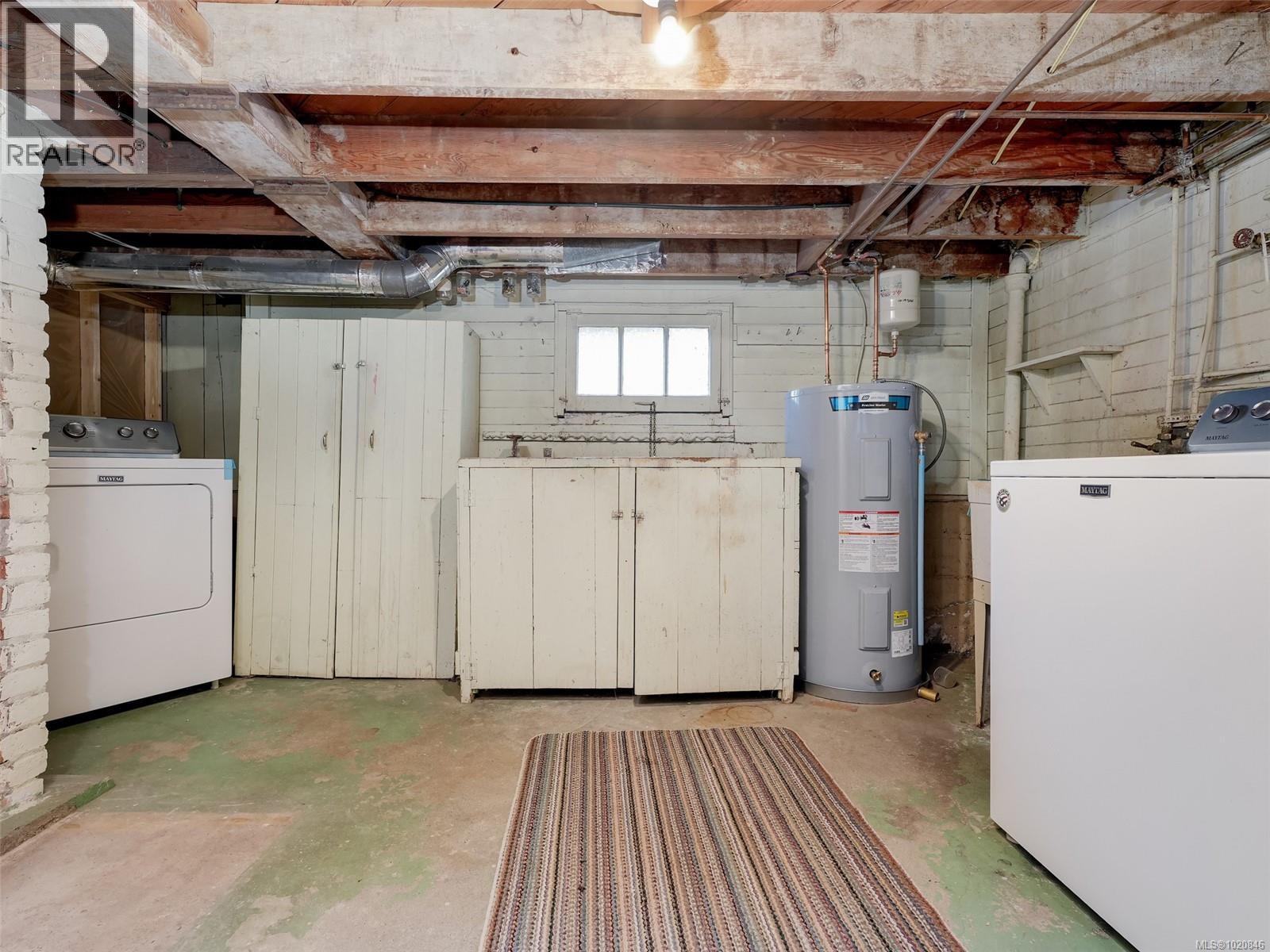  3048 Earl Grey Street, Saanich