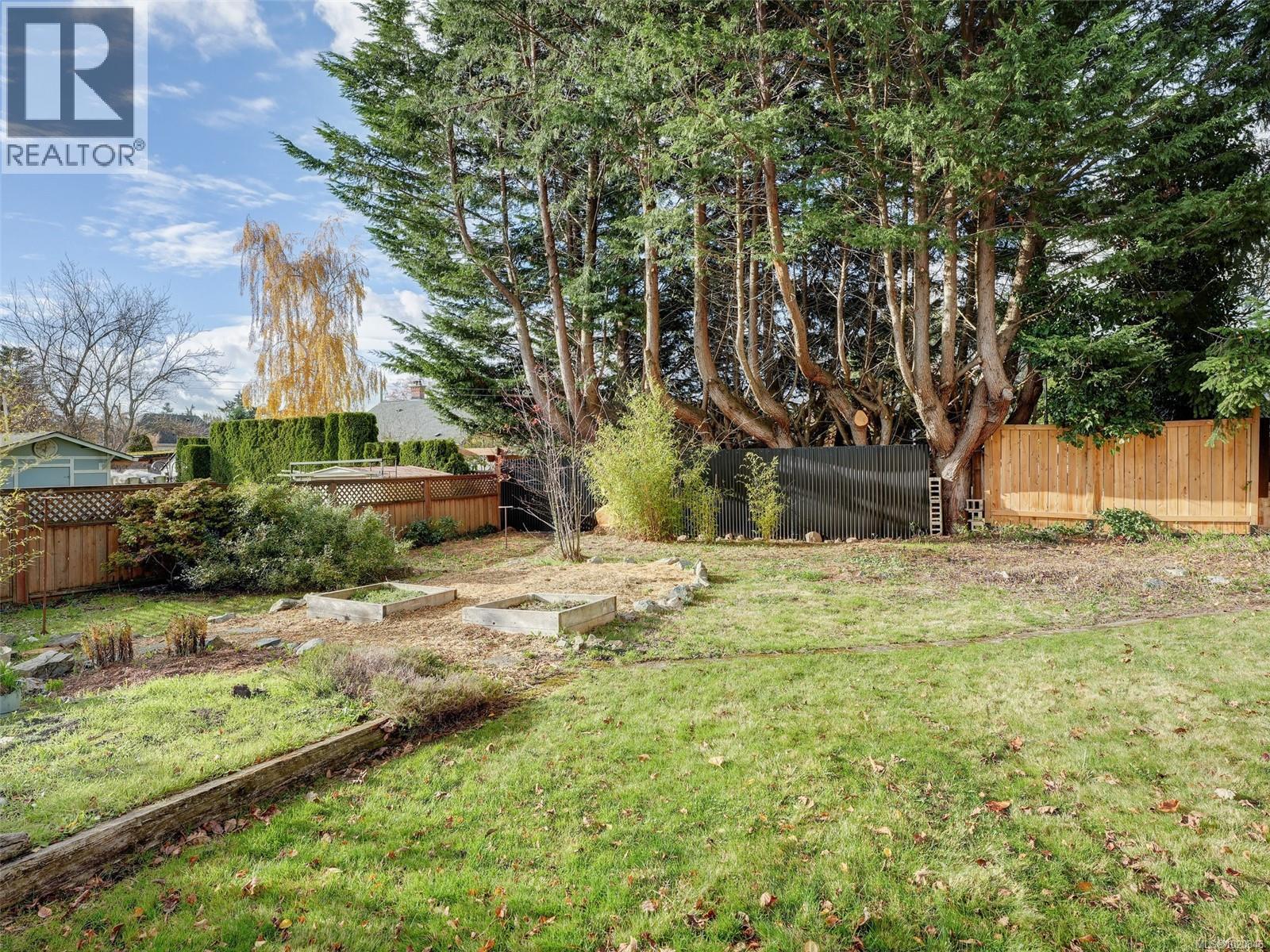  3048 Earl Grey Street, Saanich