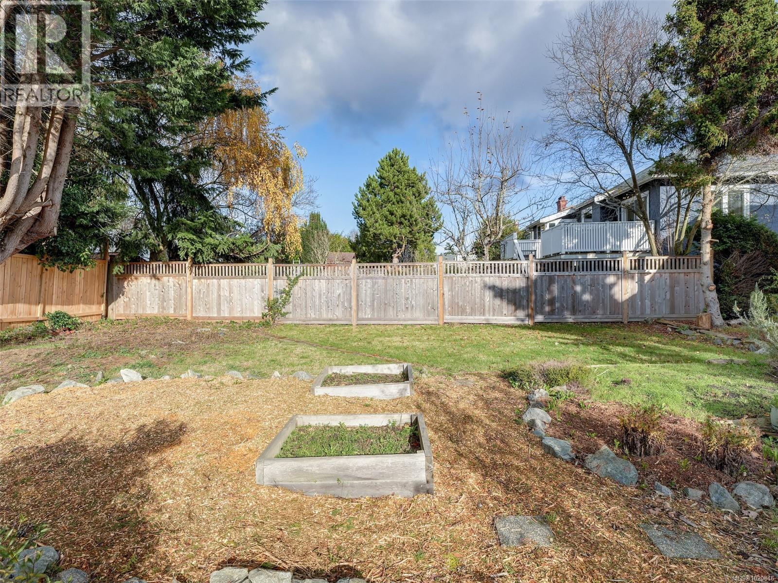  3048 Earl Grey Street, Saanich