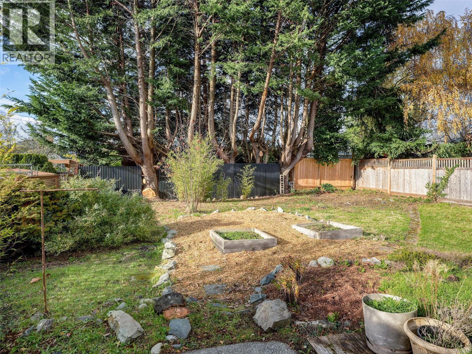  3048 Earl Grey Street, Saanich