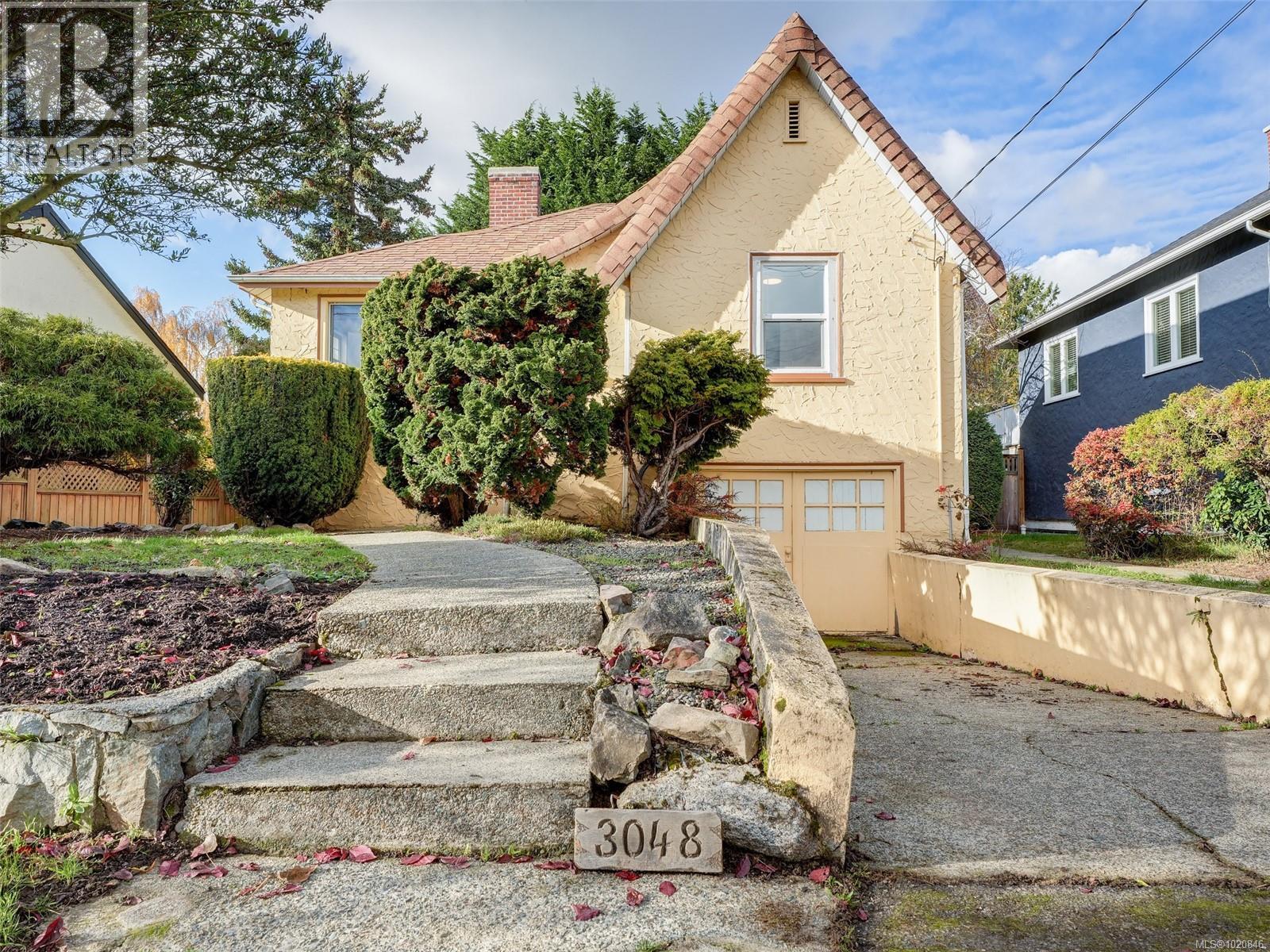  3048 Earl Grey Street, Saanich