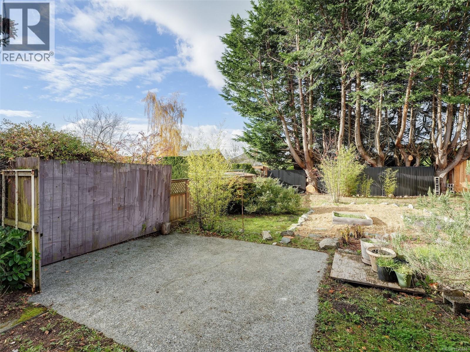  3048 Earl Grey Street, Saanich