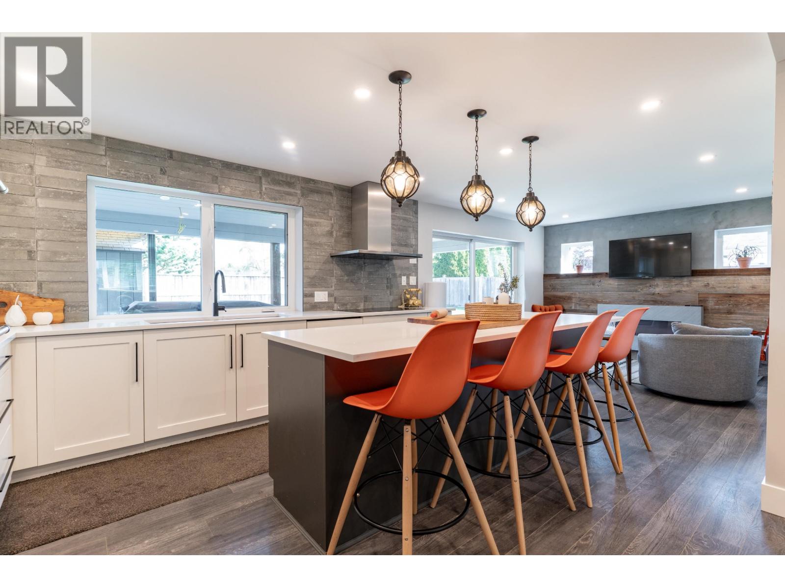 5365 MAPLE Crescent, Delta