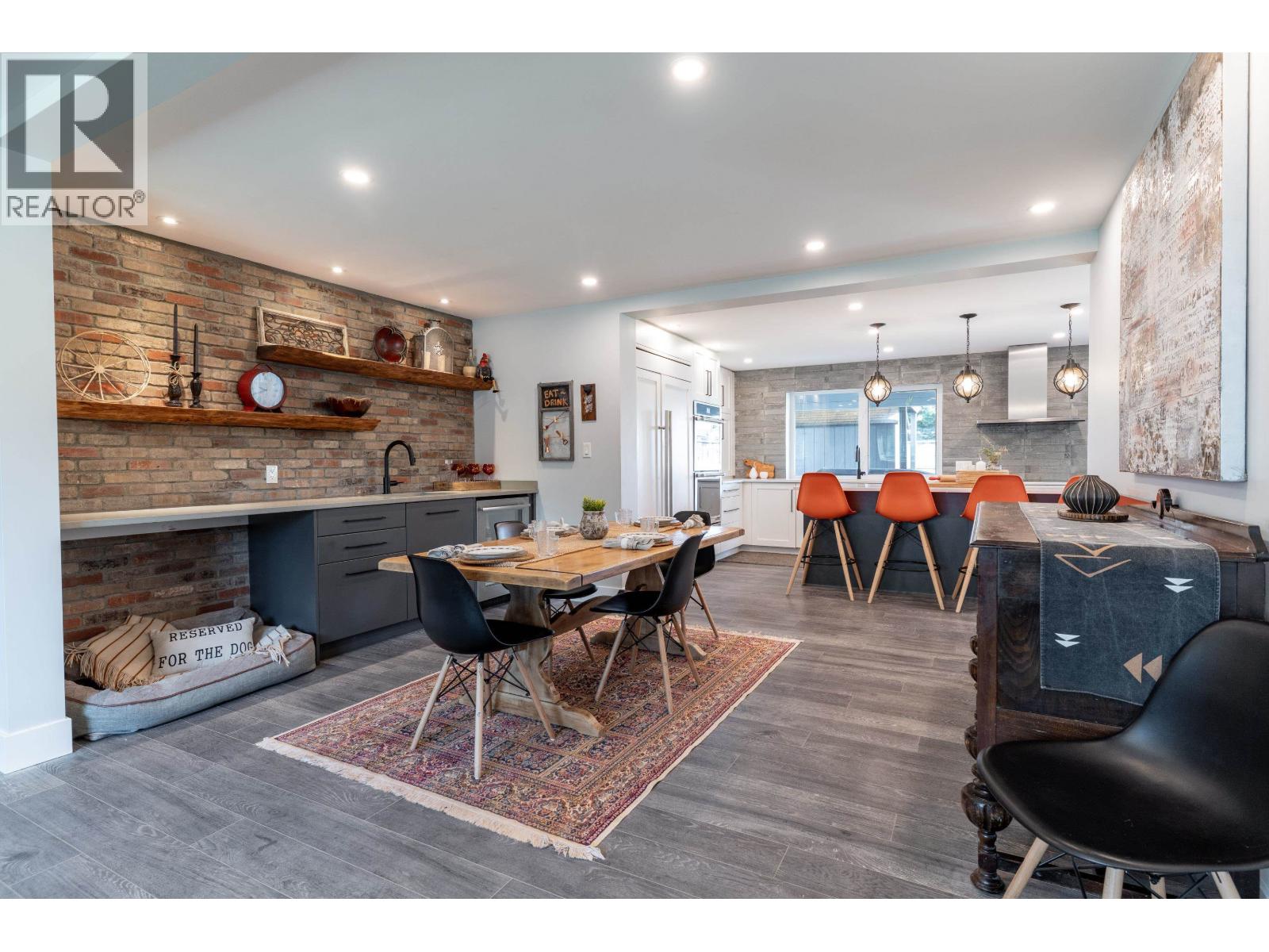 5365 MAPLE Crescent, Delta