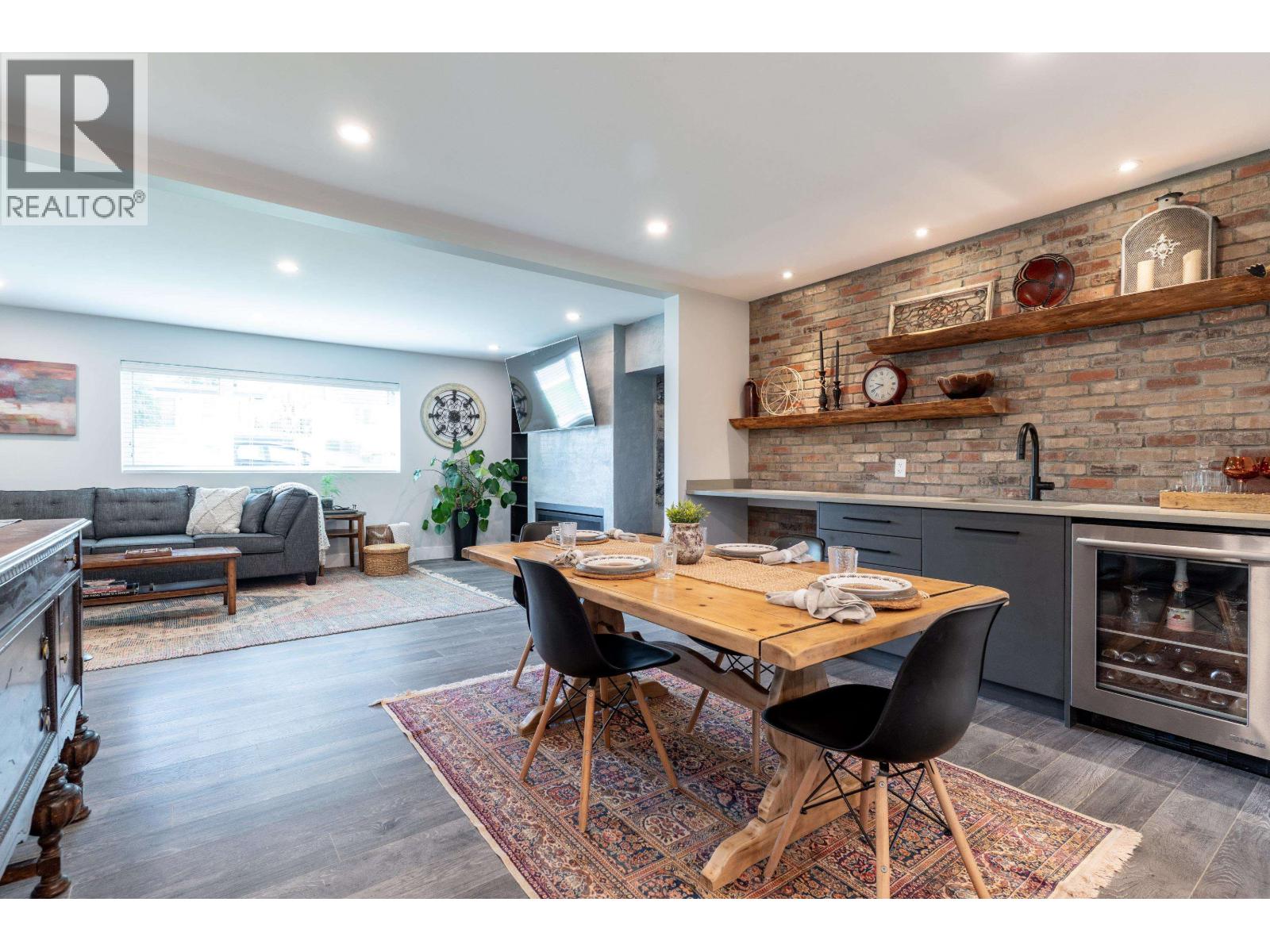 5365 MAPLE Crescent, Delta