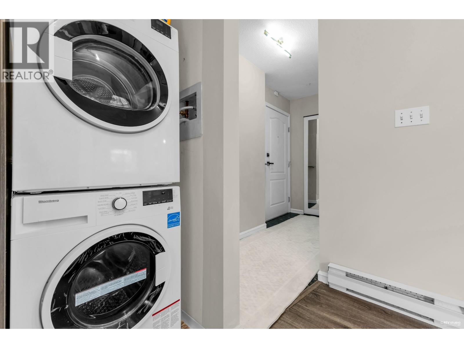 217 7633 ST. ALBANS ROAD, Richmond