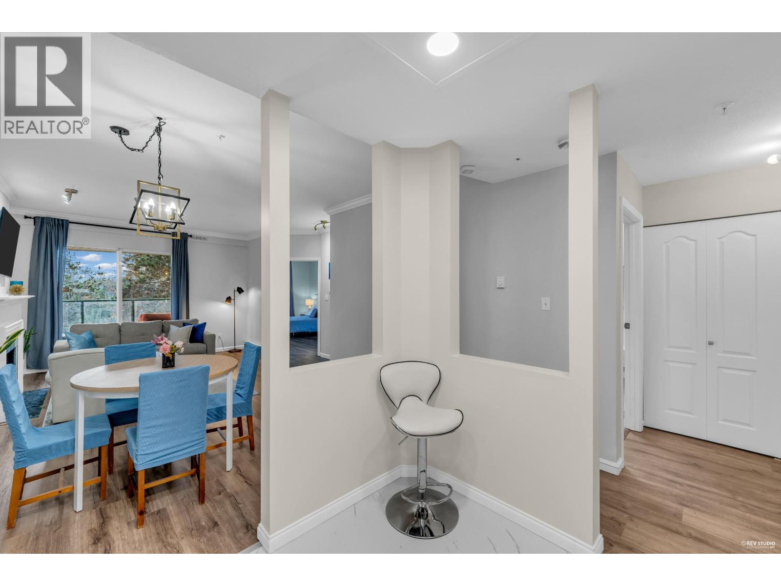 217 7633 ST. ALBANS ROAD, Richmond