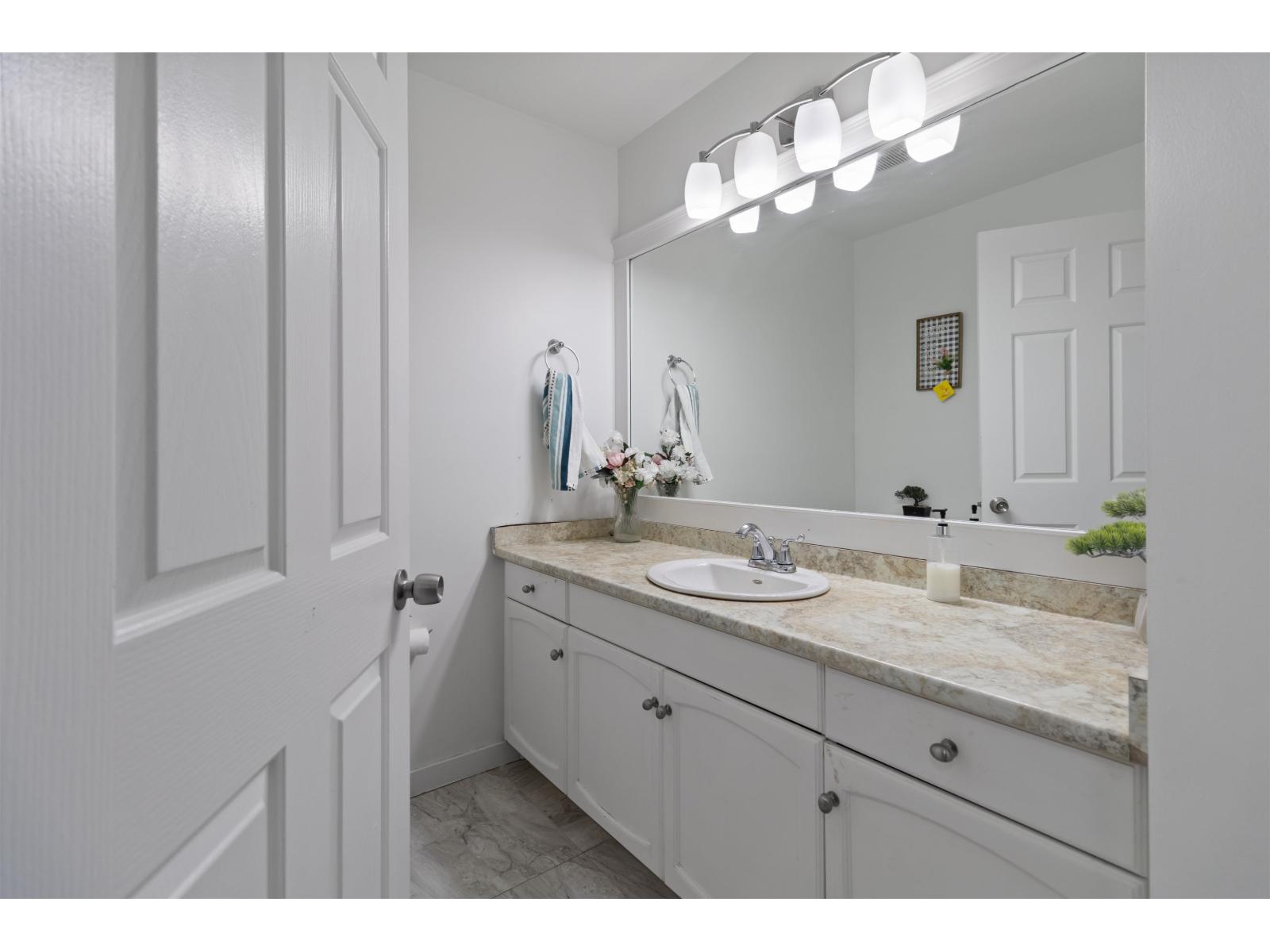 200 3160 TOWNLINE ROAD, Abbotsford