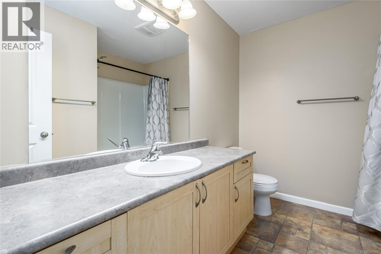 40 2728 1st St, Courtenay