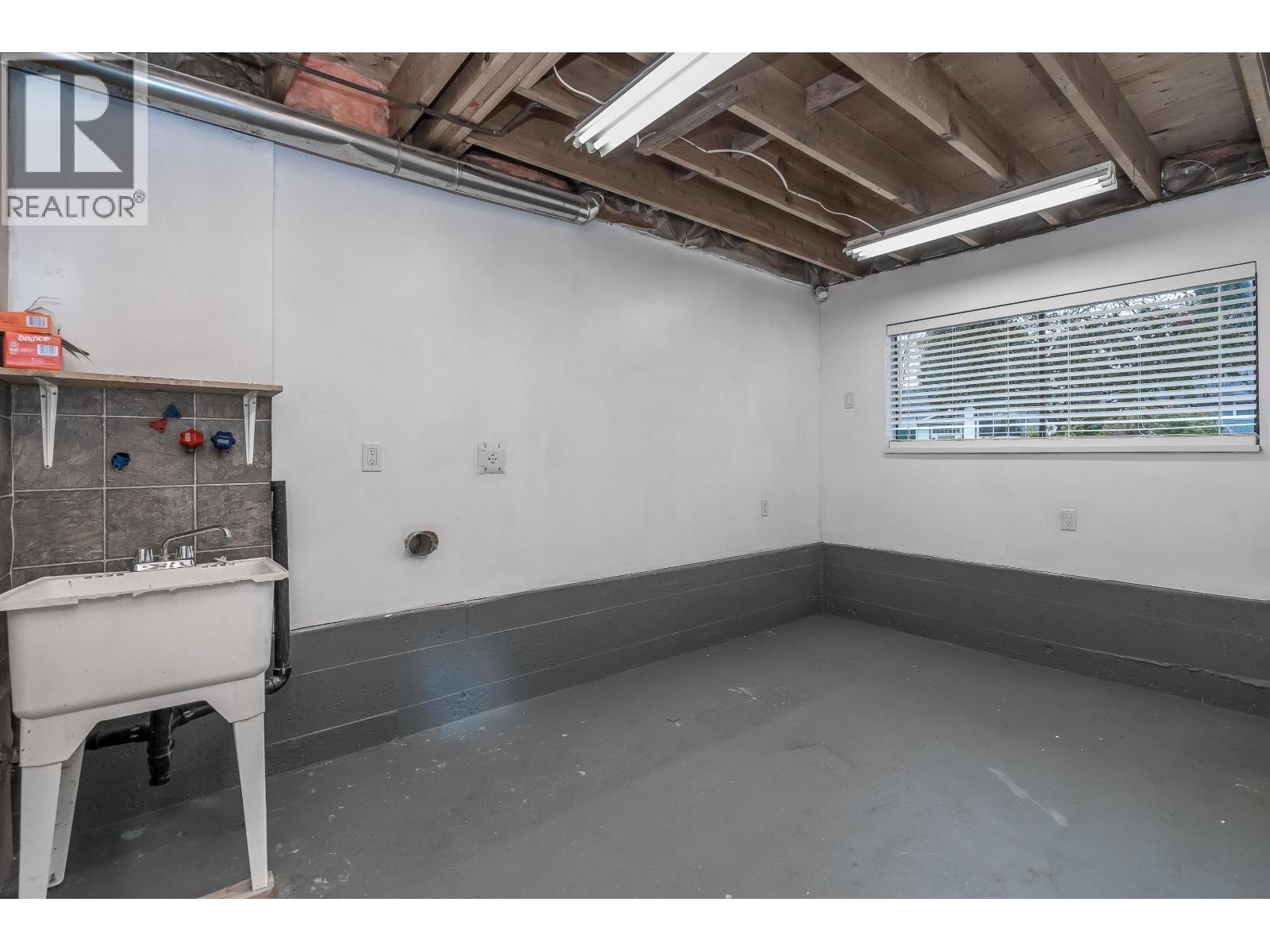 3924 VICTORIA PLACE, Port Coquitlam