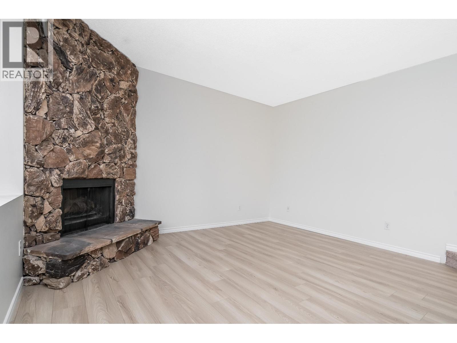 3924 VICTORIA PLACE, Port Coquitlam