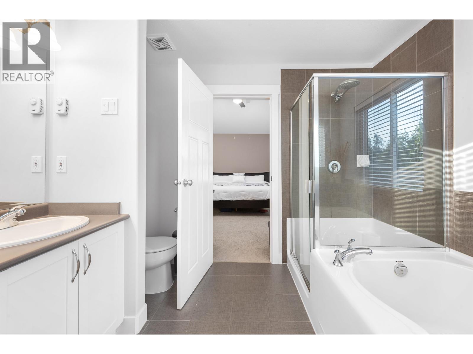 3382 DARWIN AVENUE, Coquitlam