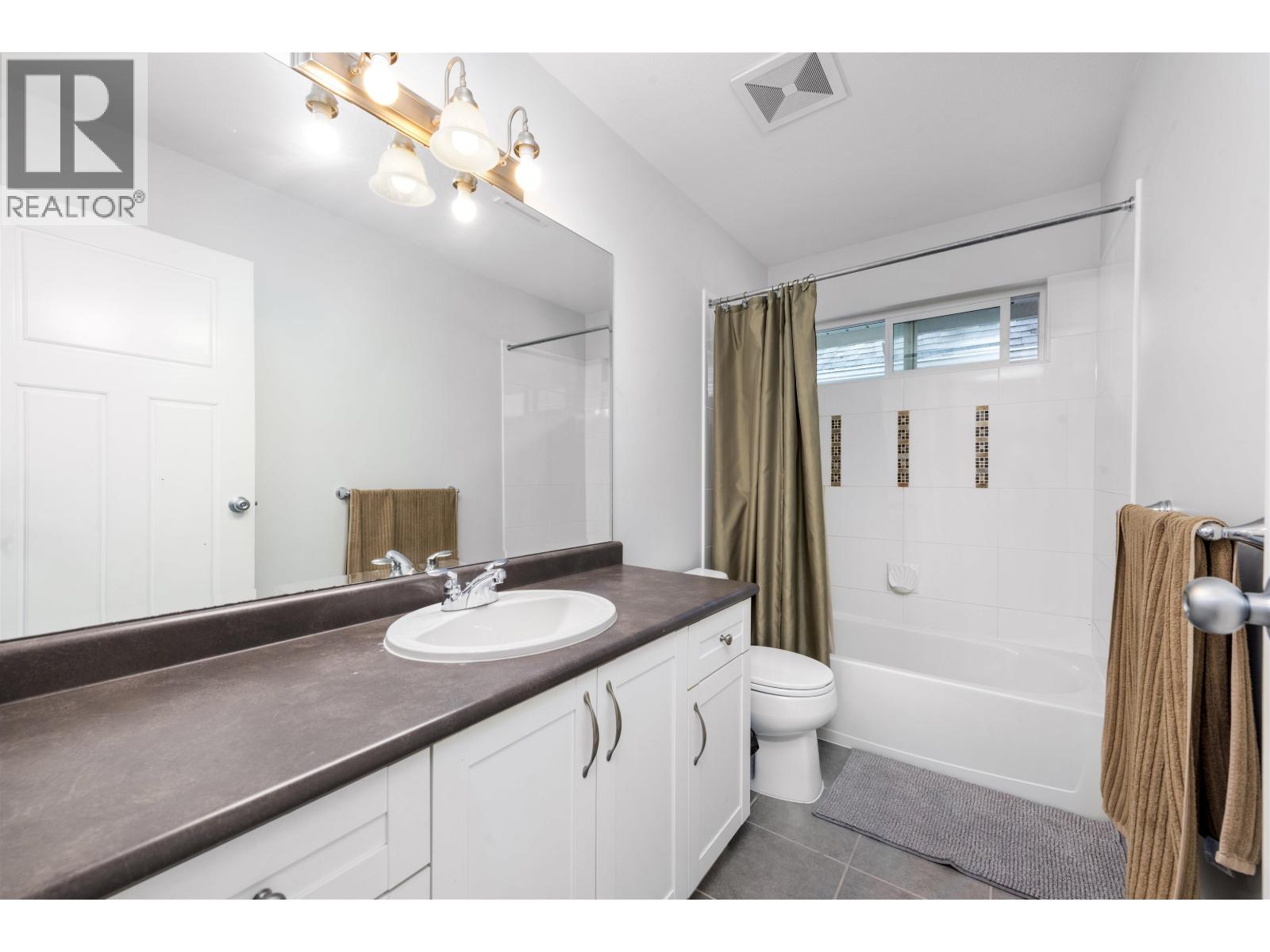 3382 DARWIN AVENUE, Coquitlam