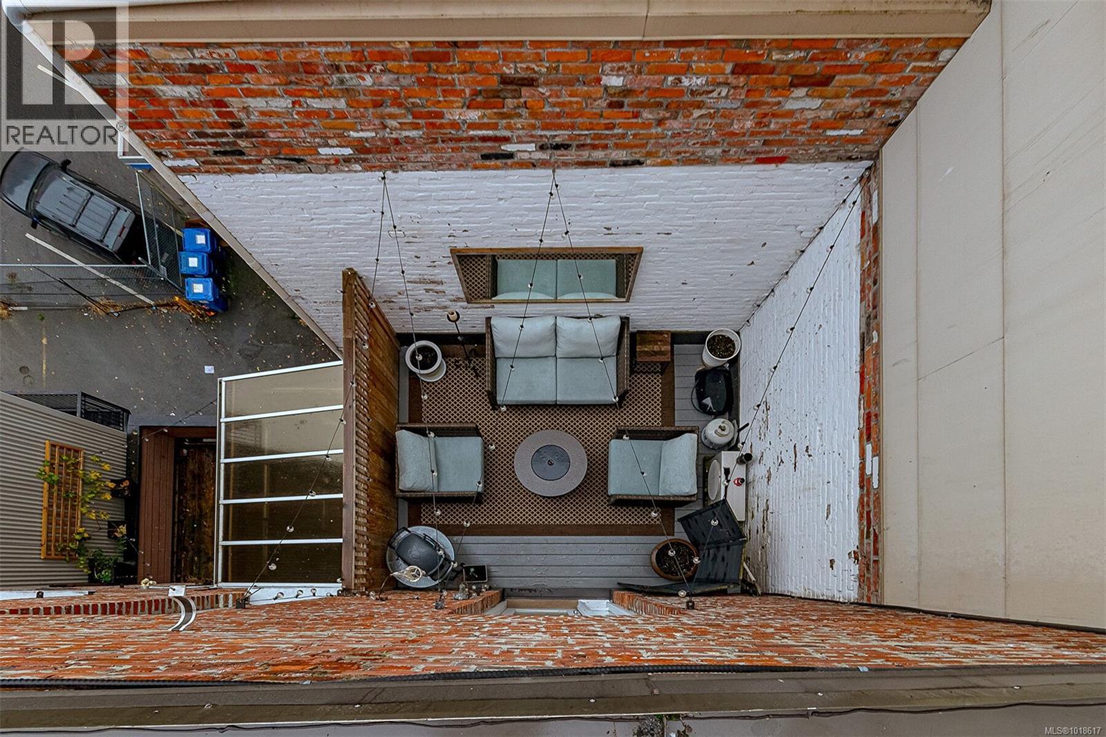 302 1407 Government Street, Victoria