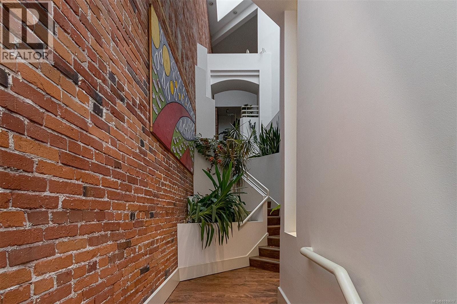 302 1407 Government Street, Victoria