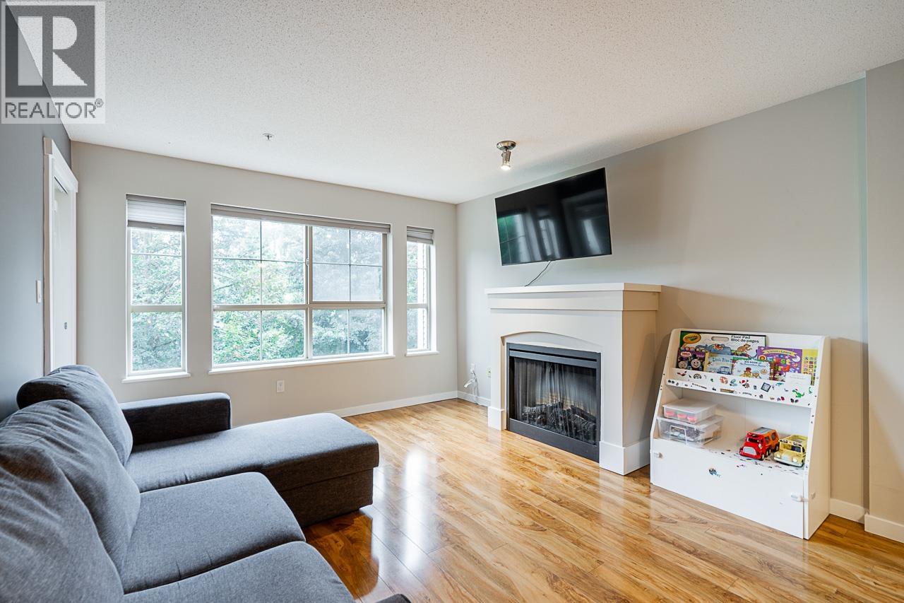 211 2958 SILVER SPRINGS BOULEVARD, Coquitlam