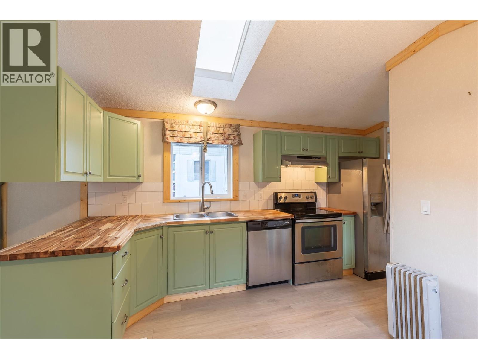 51 6588 97A Highway, Enderby