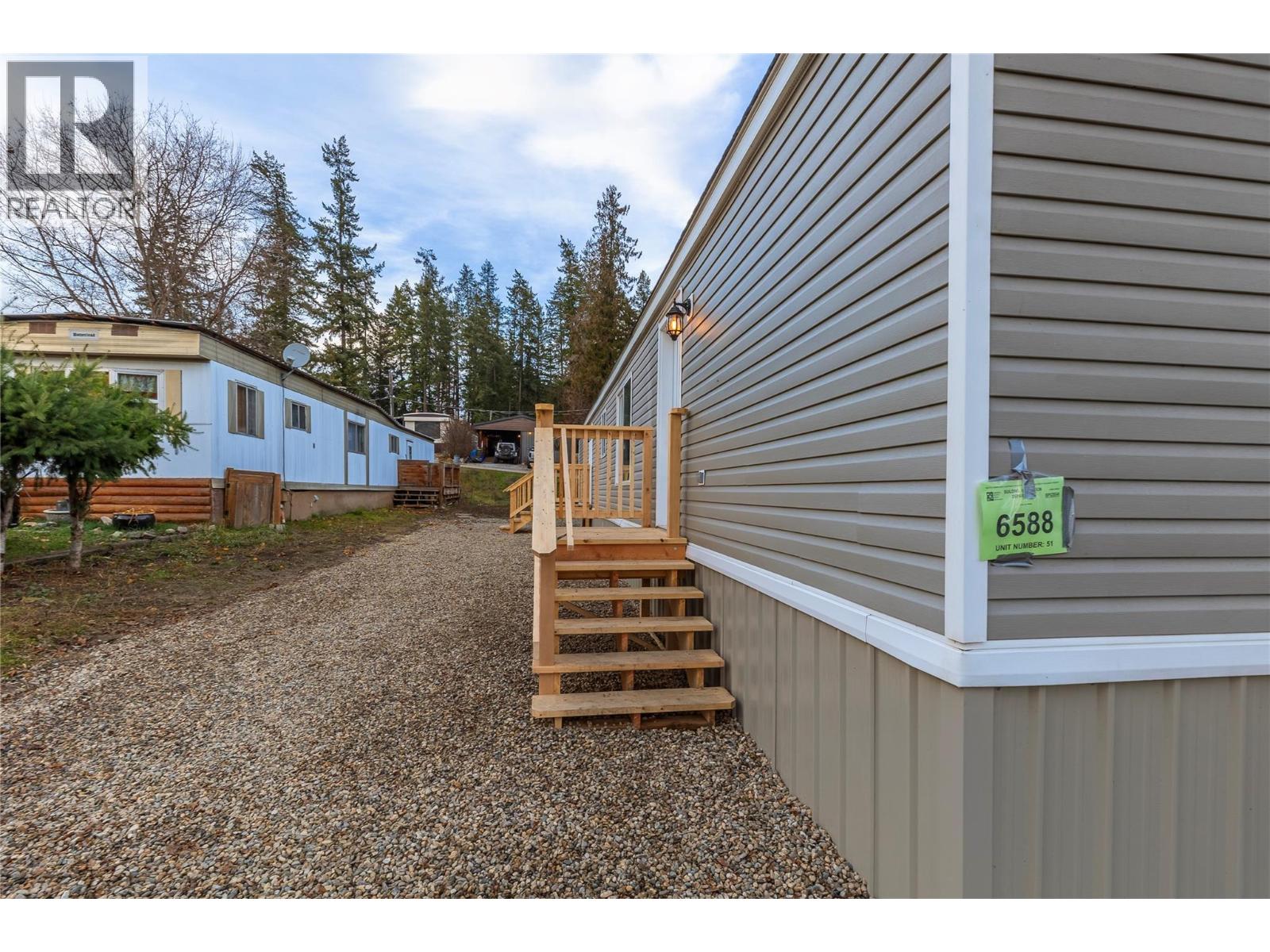 51 6588 97A Highway, Enderby