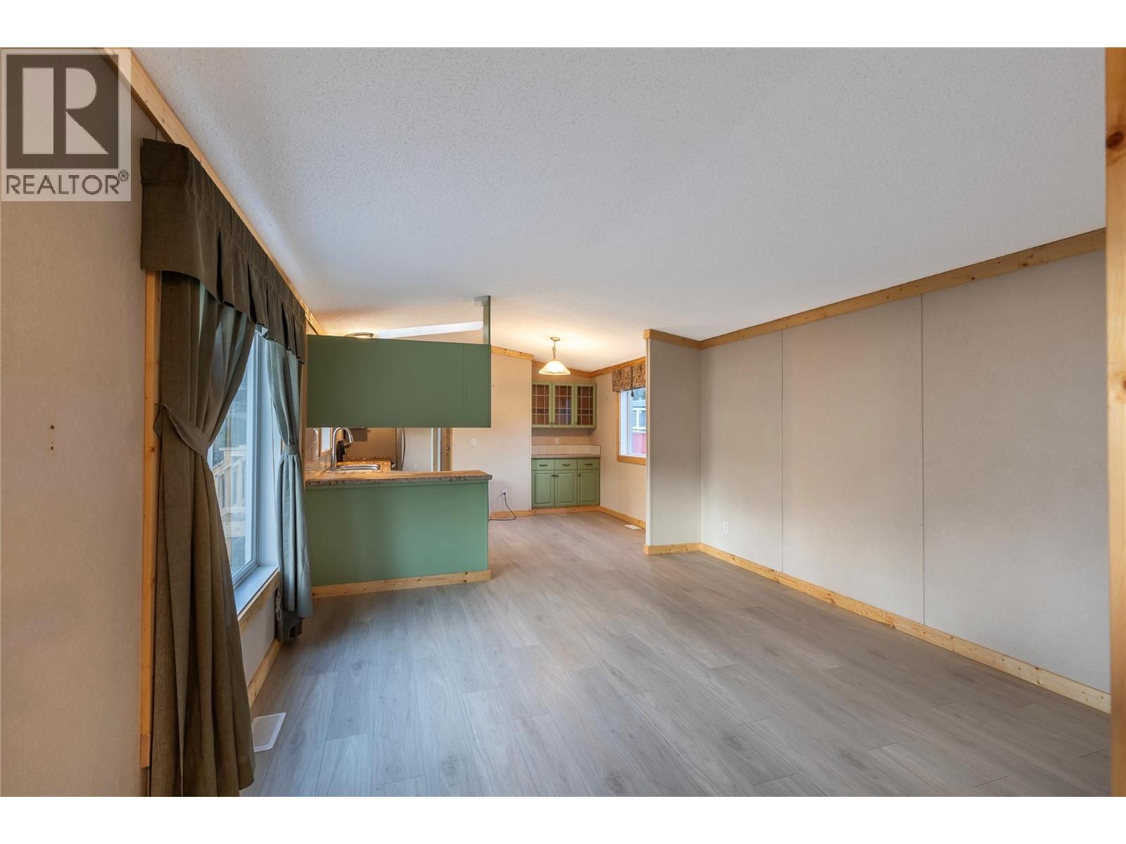 51 6588 97A Highway, Enderby