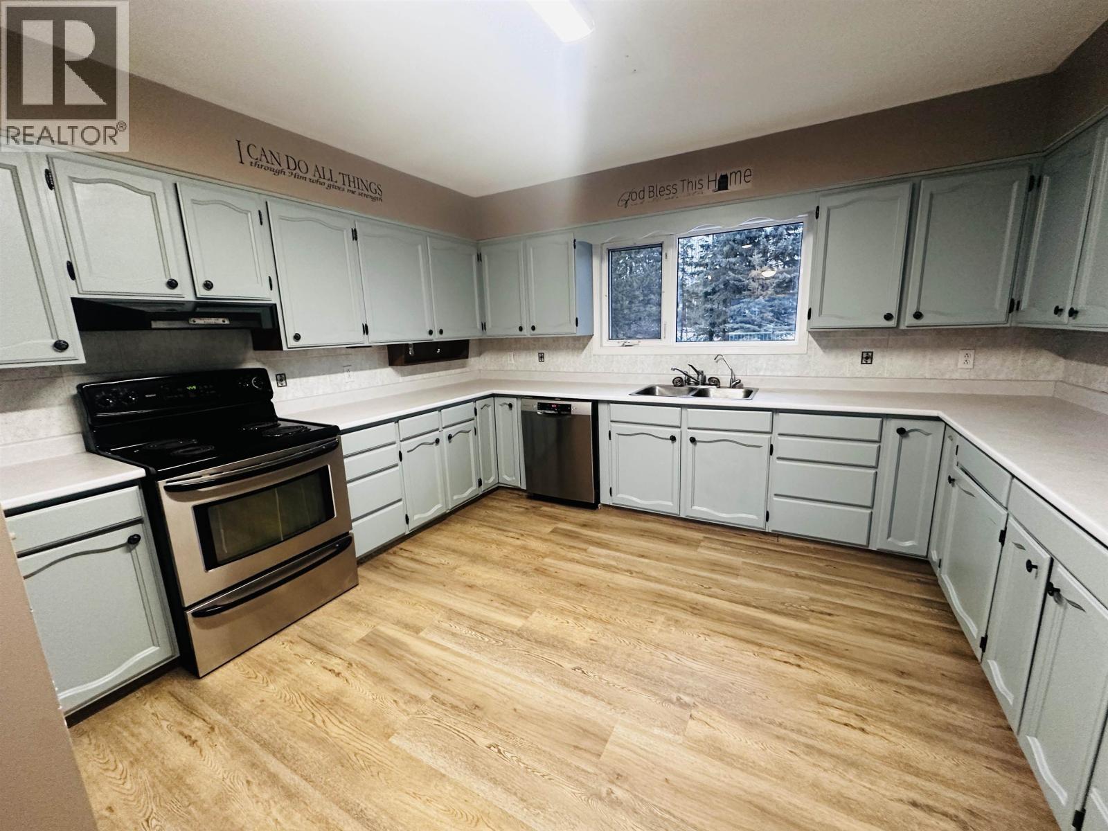 298 PIONEER Way, Burns Lake