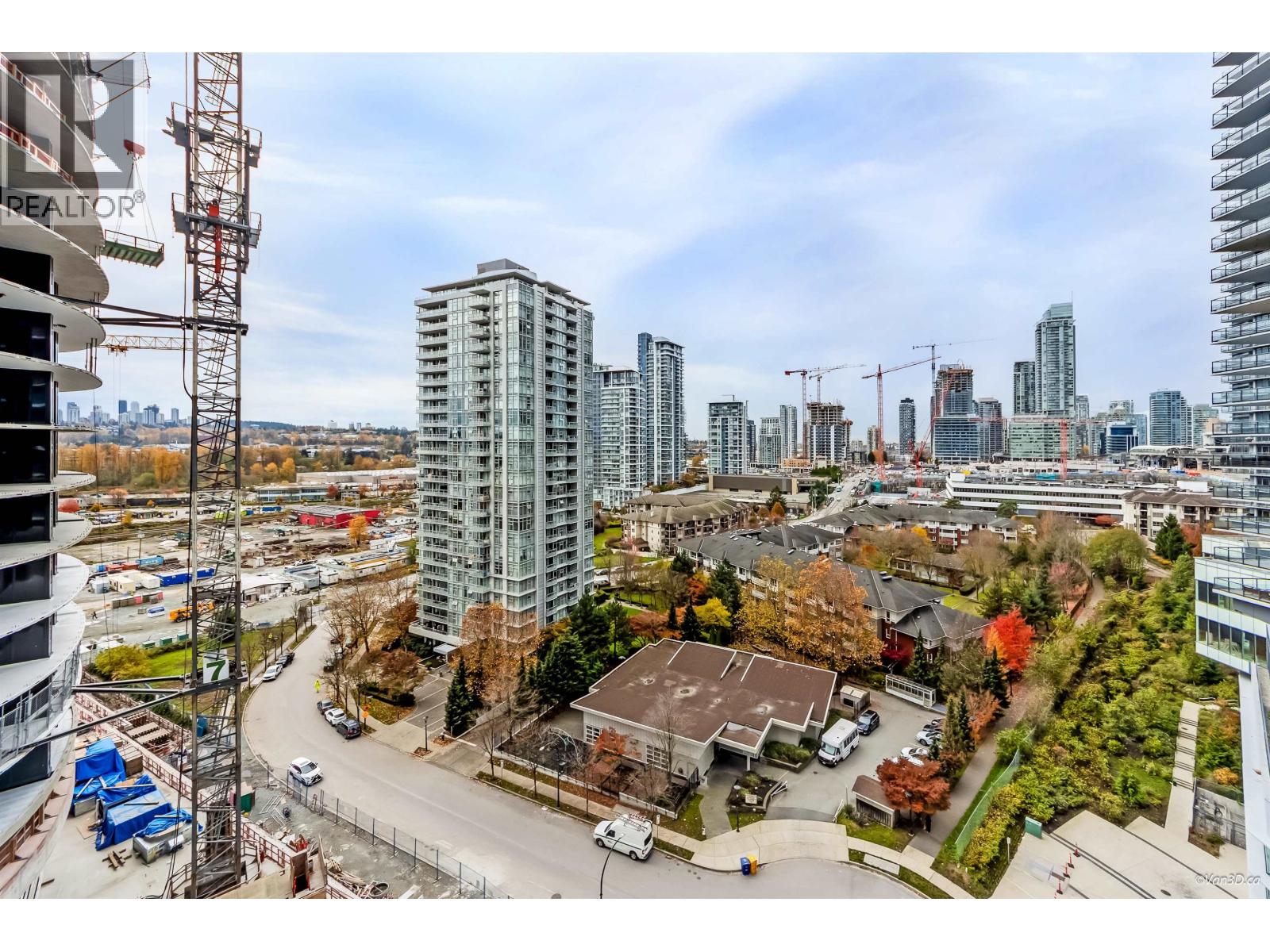 709 4880 LOUGHEED HIGHWAY, Burnaby