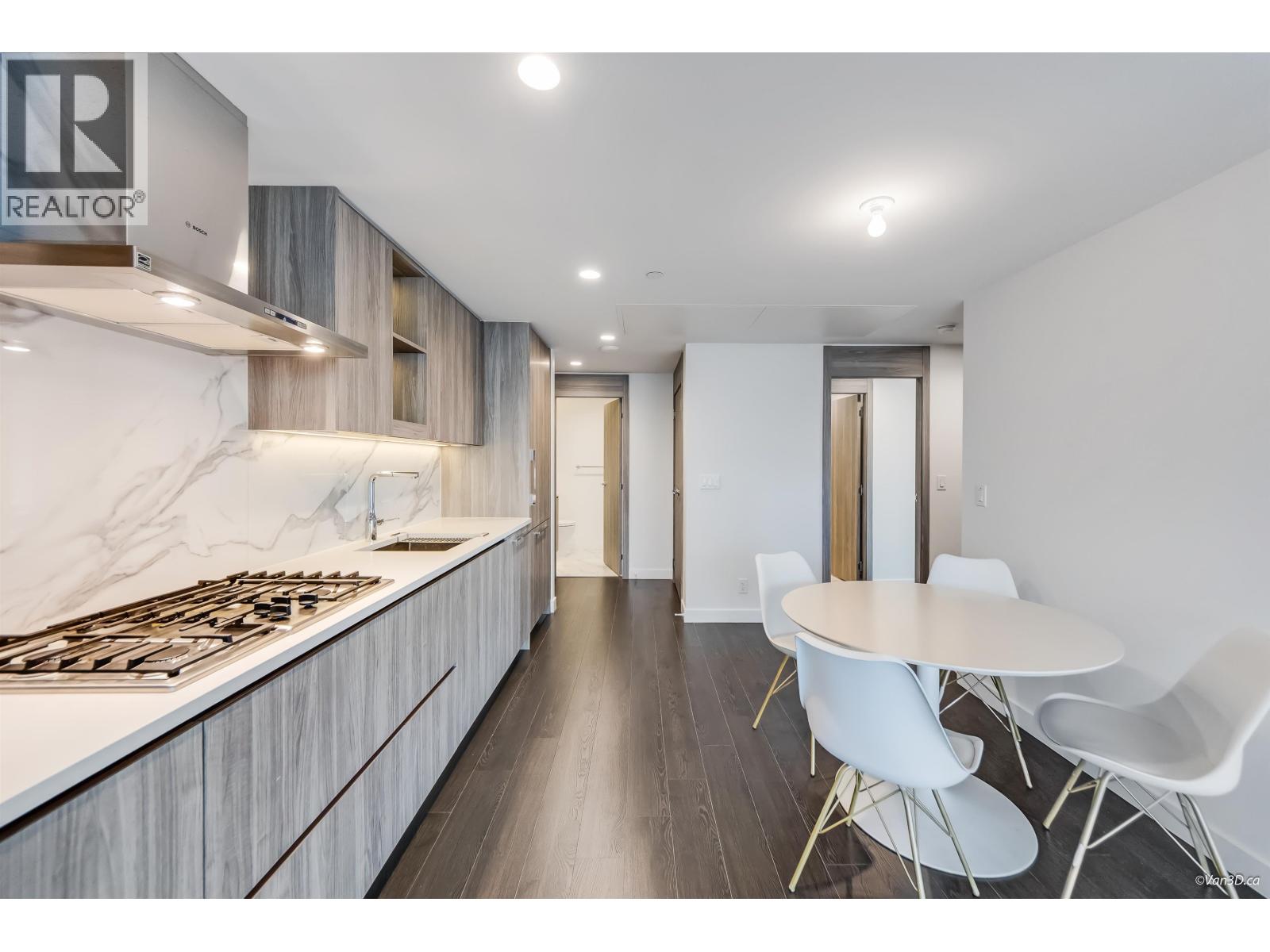 709 4880 LOUGHEED HIGHWAY, Burnaby