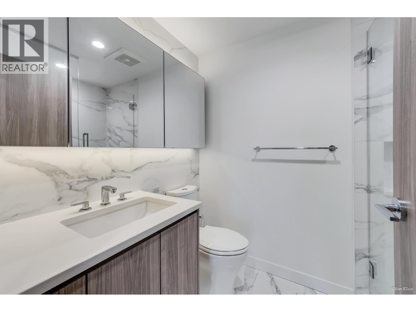 709 4880 LOUGHEED HIGHWAY, Burnaby