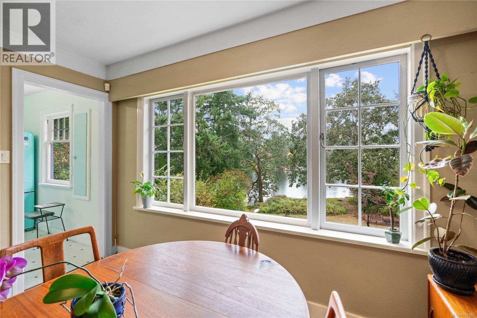  2868 Glenwood Avenue, Saanich