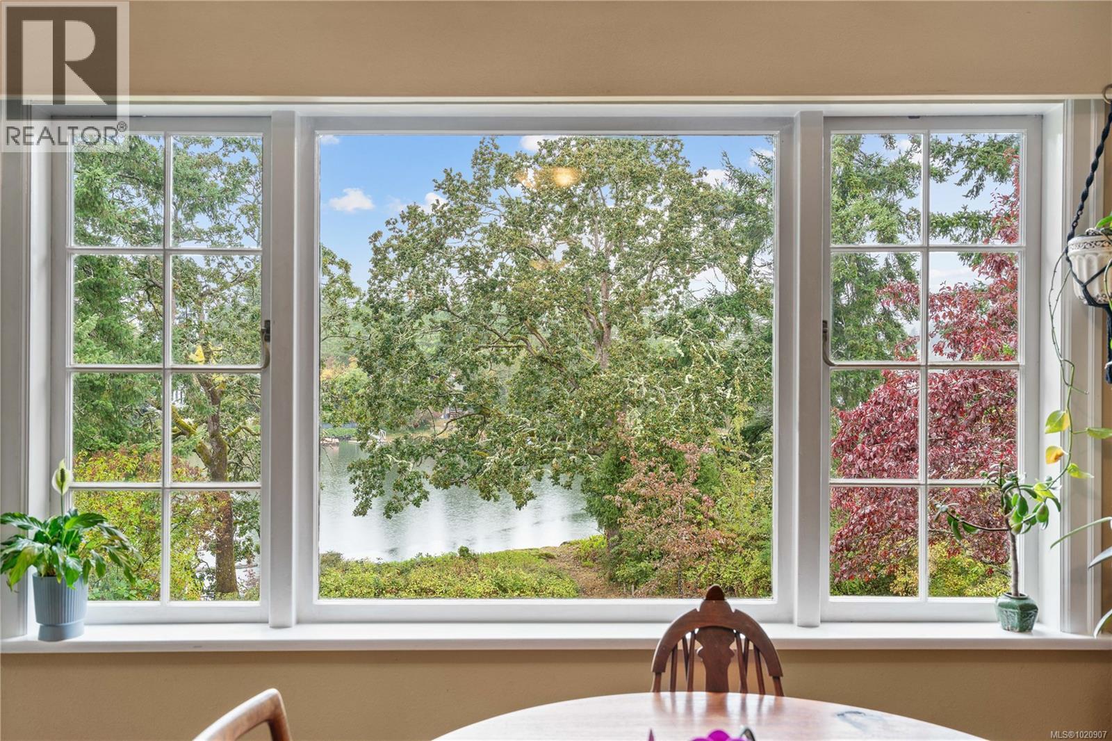  2868 Glenwood Avenue, Saanich