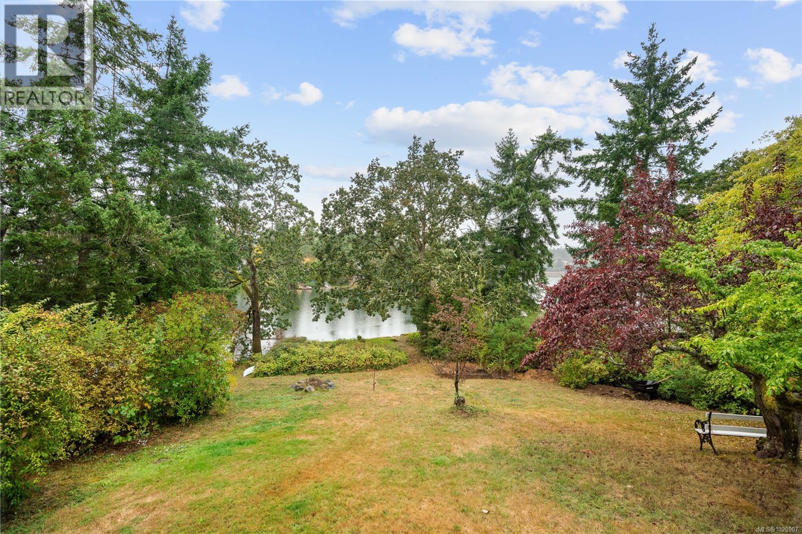  2868 Glenwood Avenue, Saanich