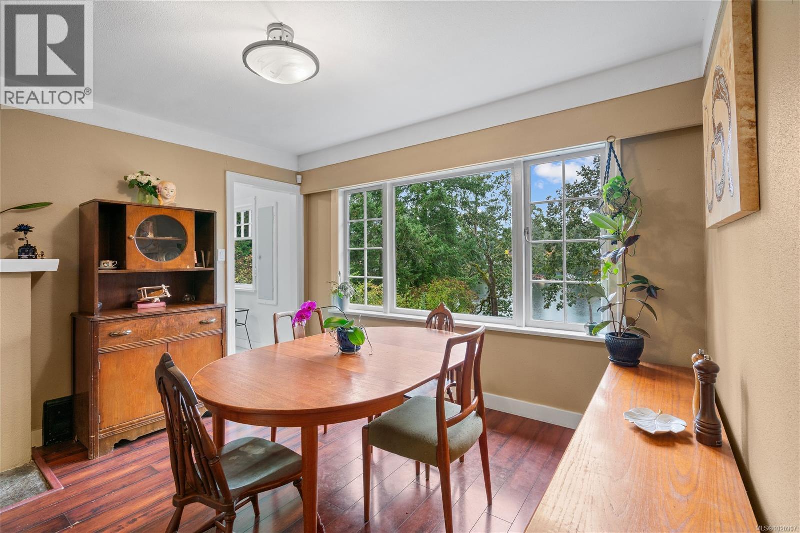  2868 Glenwood Avenue, Saanich