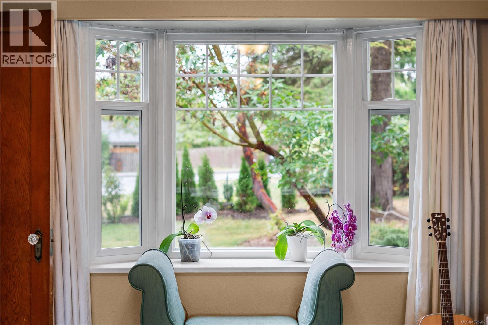  2868 Glenwood Avenue, Saanich