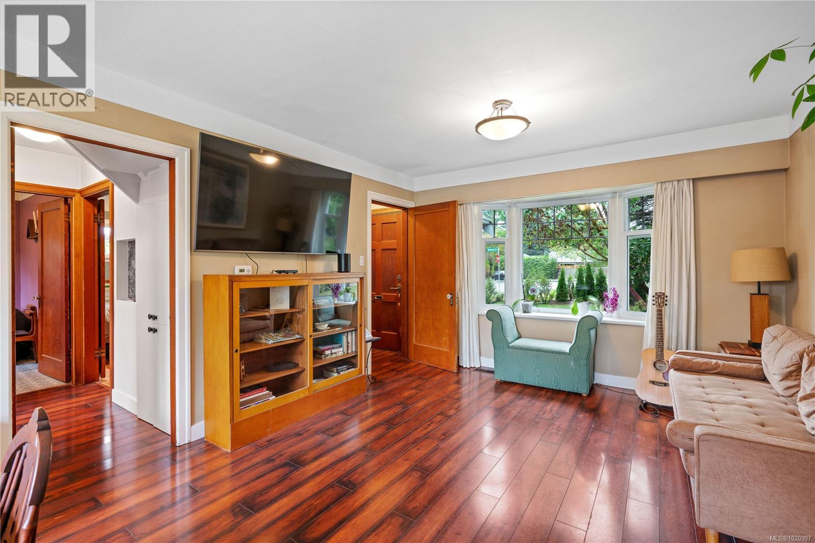  2868 Glenwood Avenue, Saanich