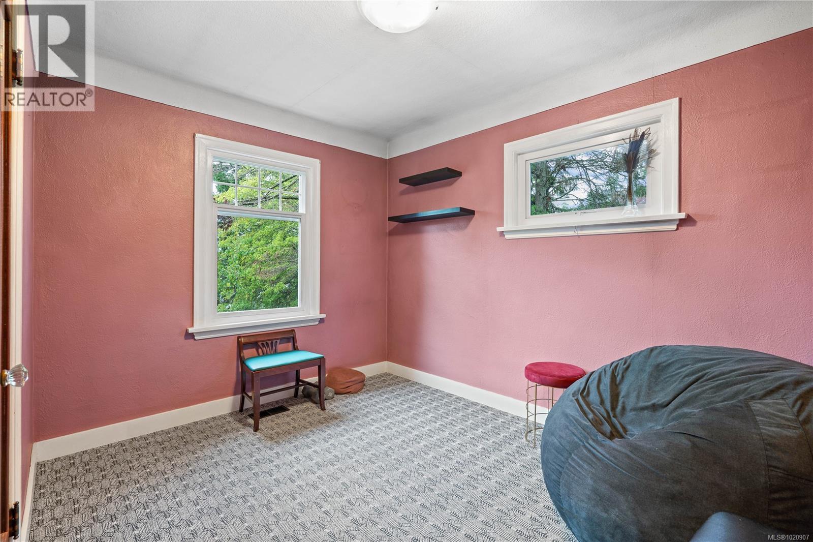  2868 Glenwood Avenue, Saanich