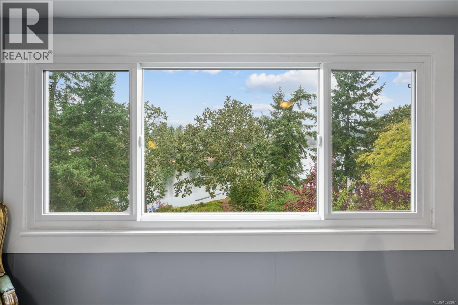  2868 Glenwood Avenue, Saanich