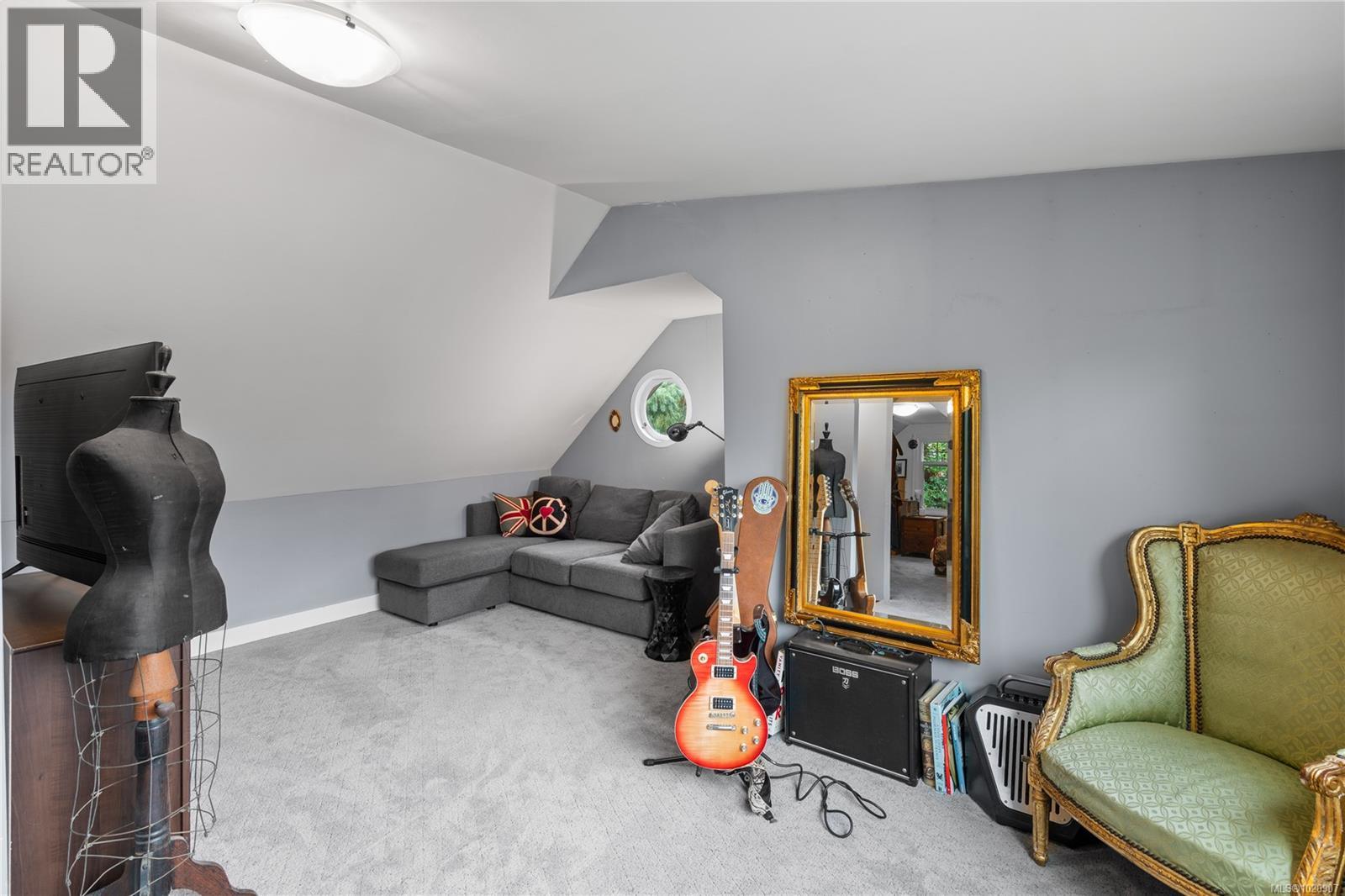  2868 Glenwood Avenue, Saanich