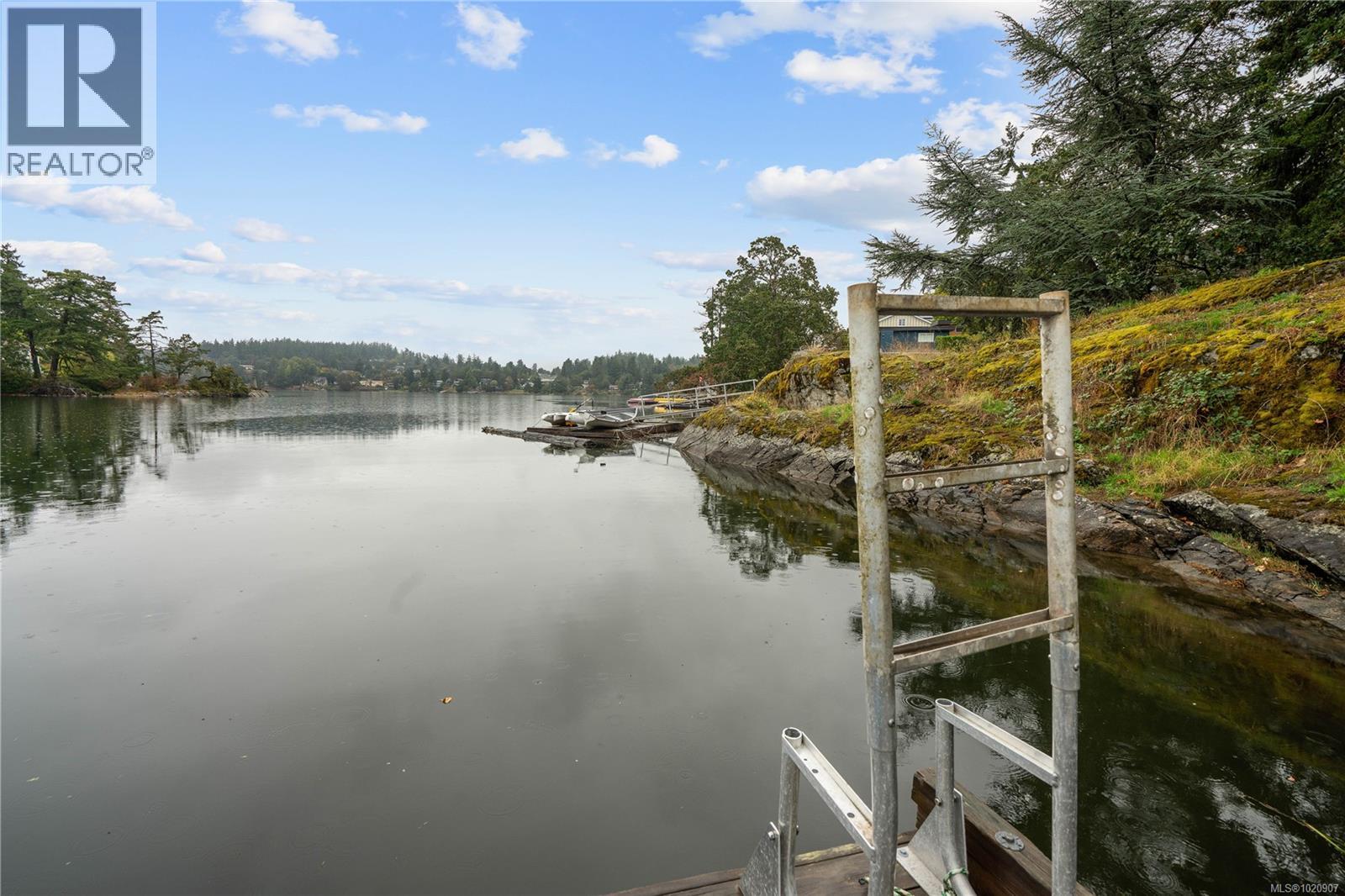  2868 Glenwood Avenue, Saanich