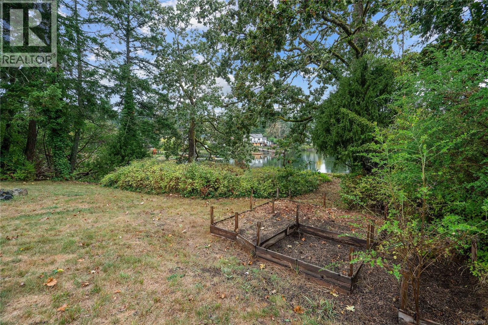  2868 Glenwood Avenue, Saanich