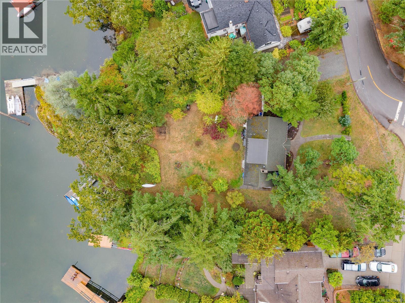  2868 Glenwood Avenue, Saanich