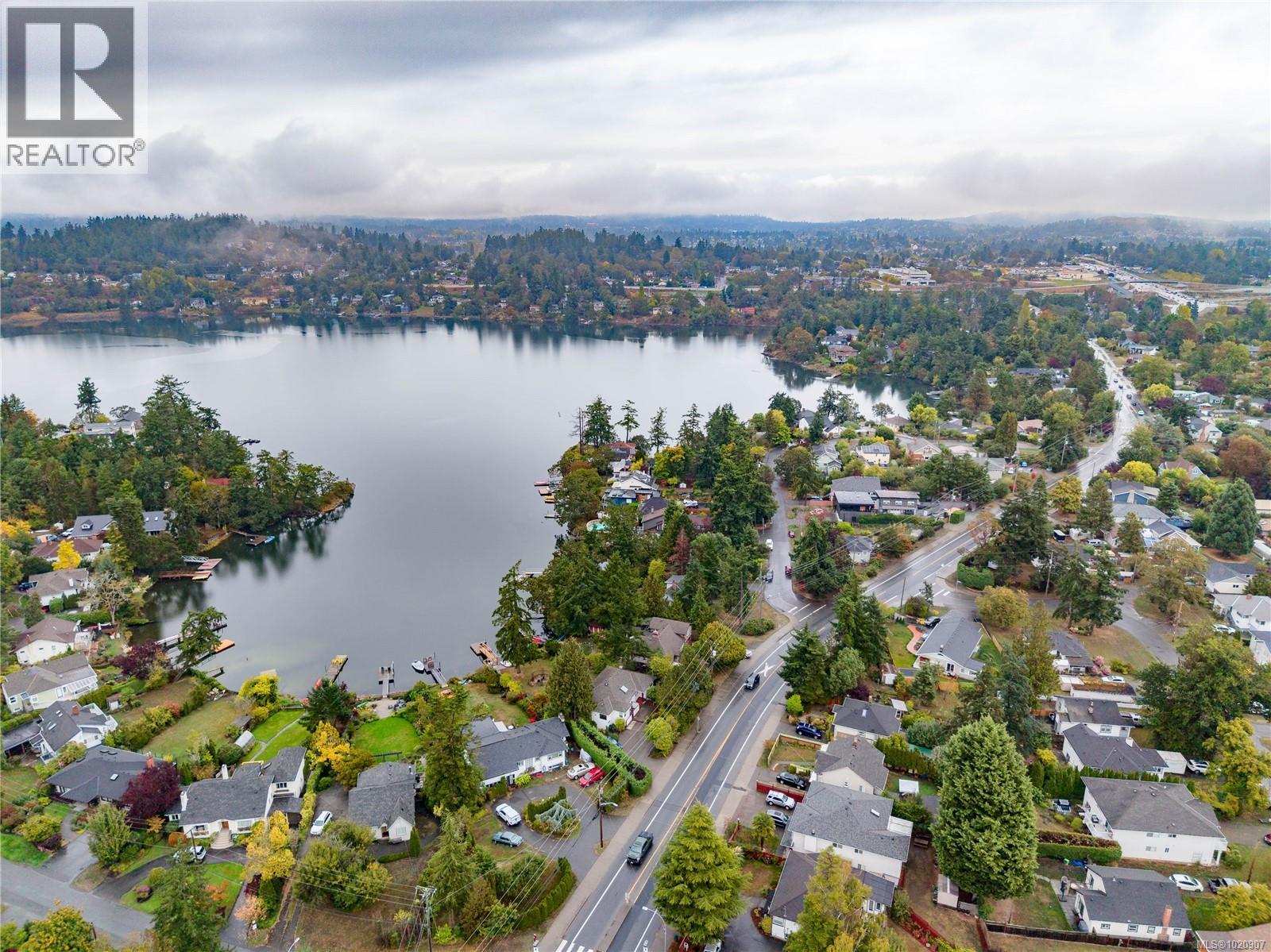  2868 Glenwood Avenue, Saanich