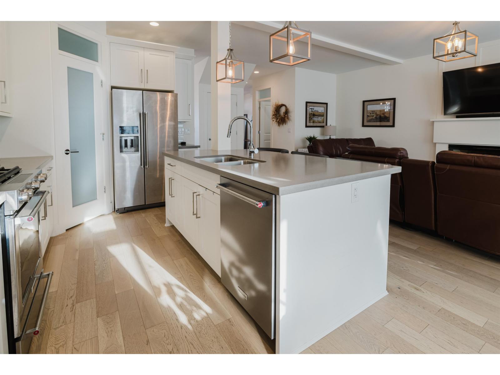 27032 35B AVENUE, Langley