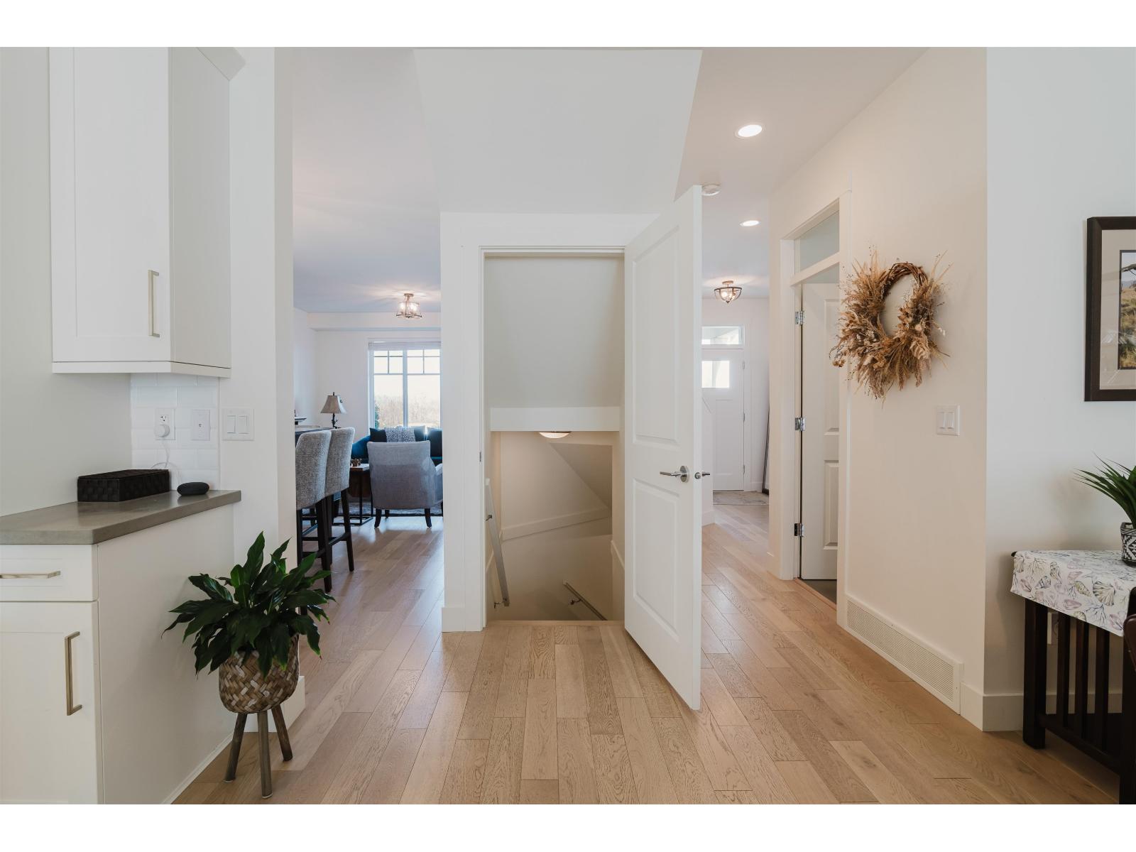 27032 35B AVENUE, Langley