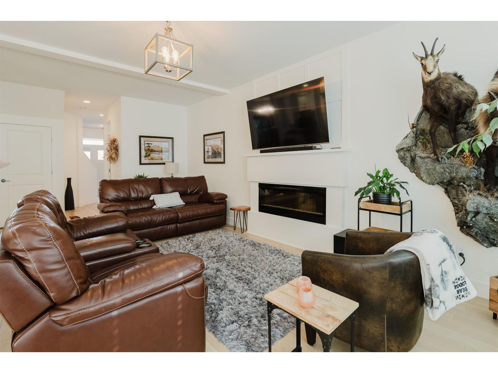 27032 35B AVENUE, Langley