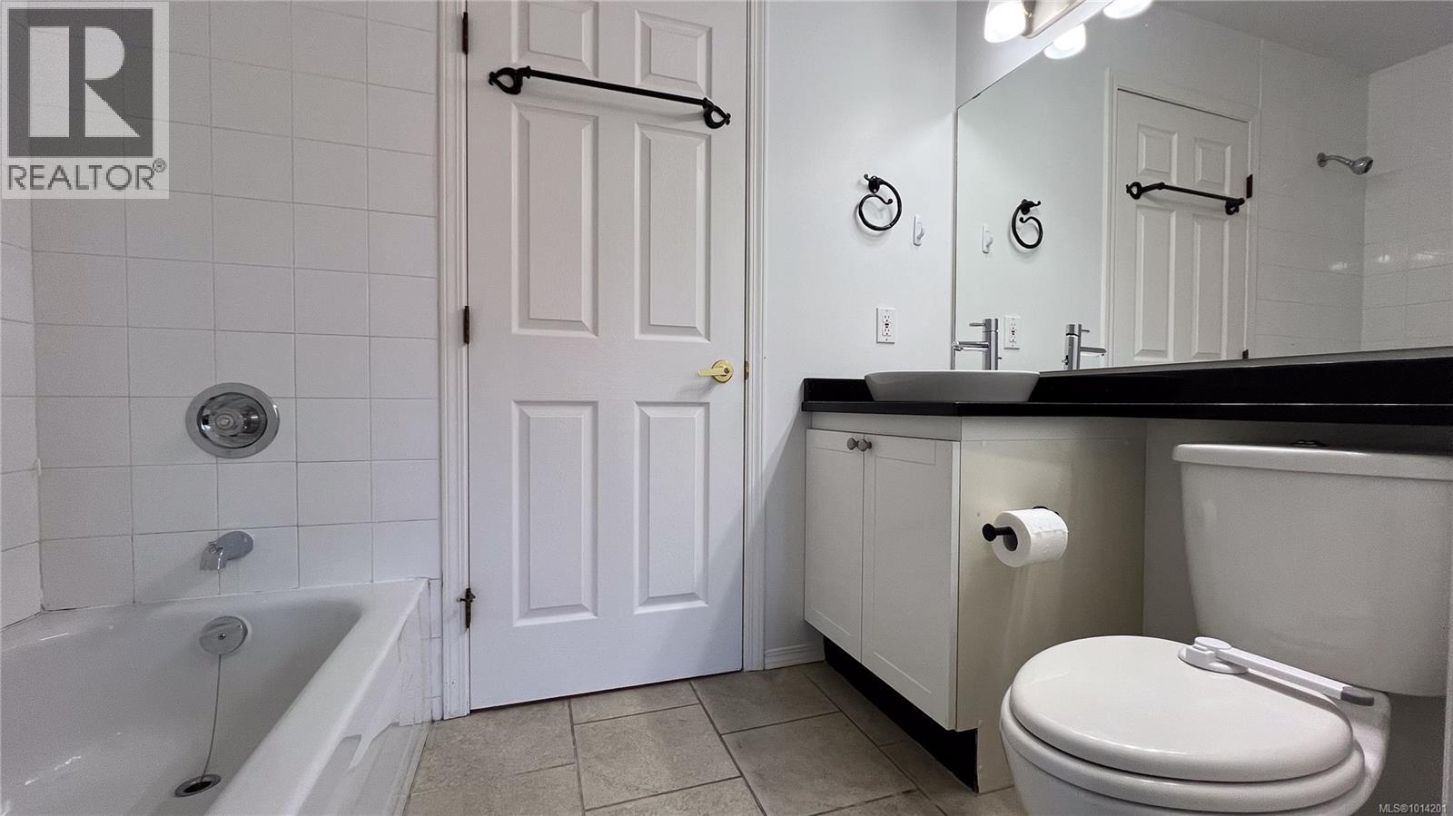 407 1055 Hillside Ave, Victoria