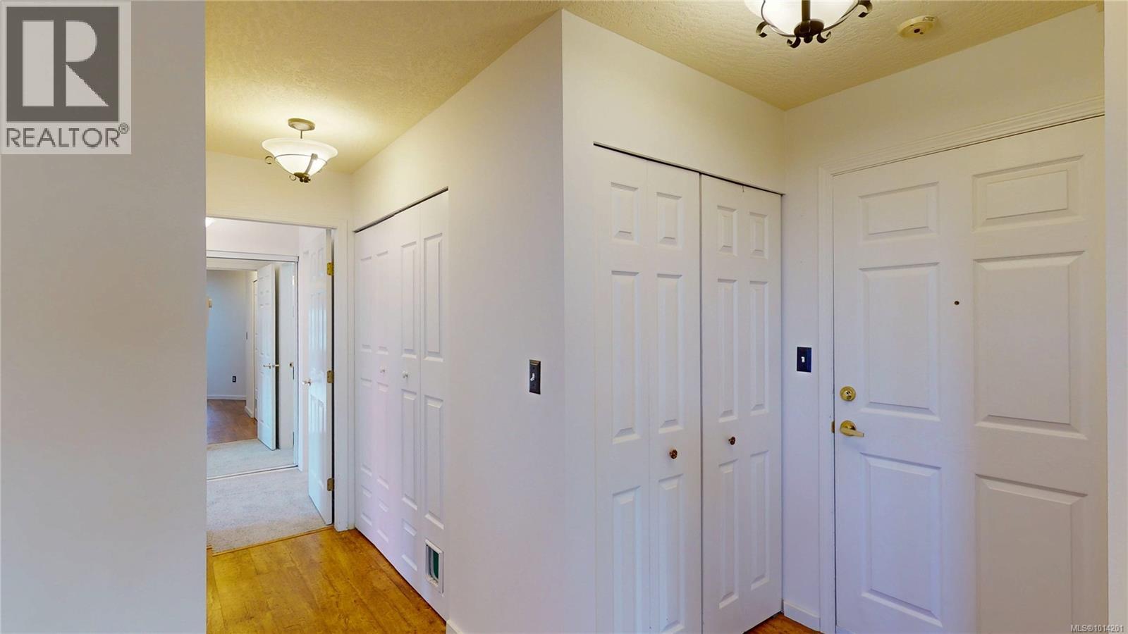 407 1055 Hillside Ave, Victoria