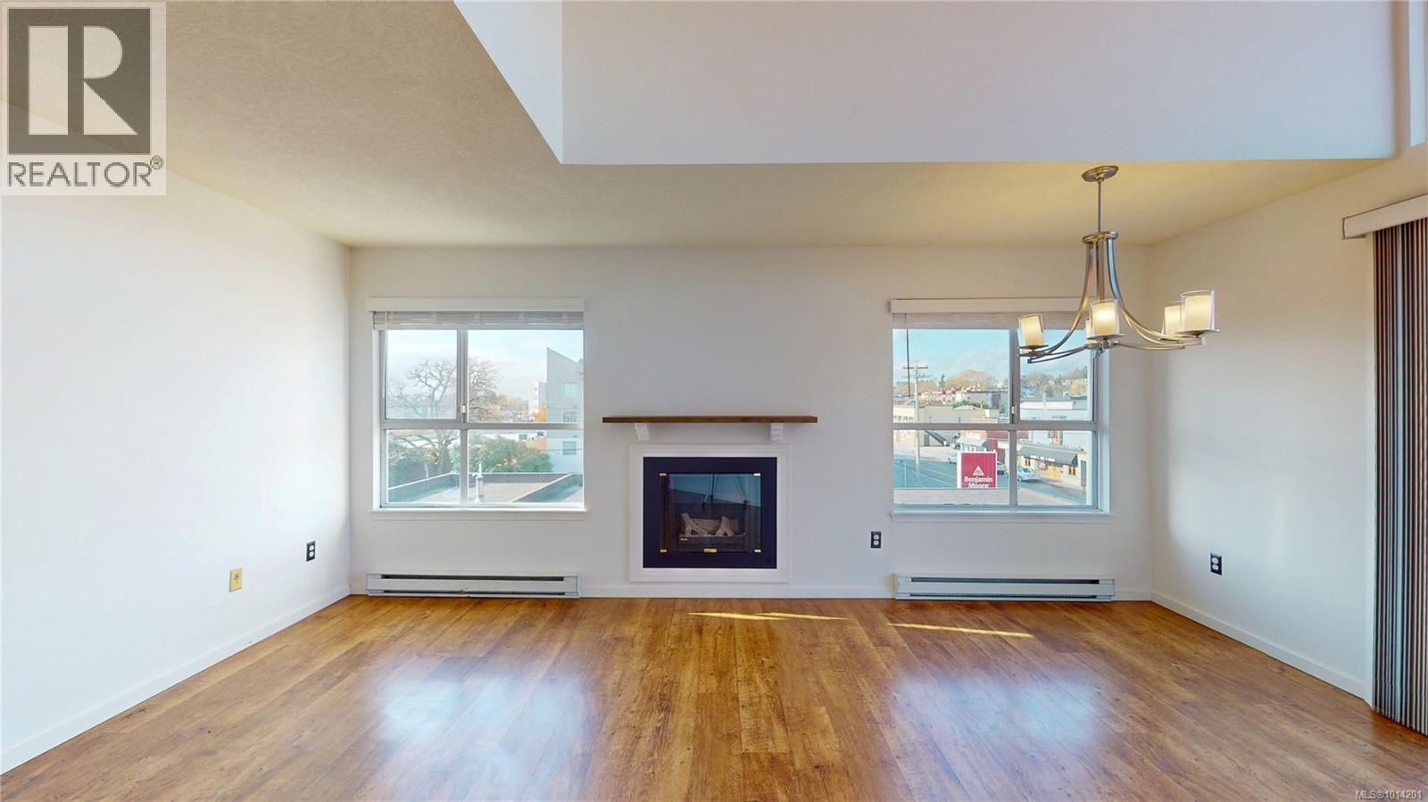 407 1055 Hillside Ave, Victoria